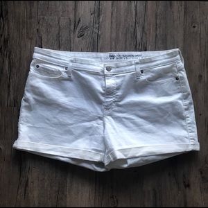Gap white shorts